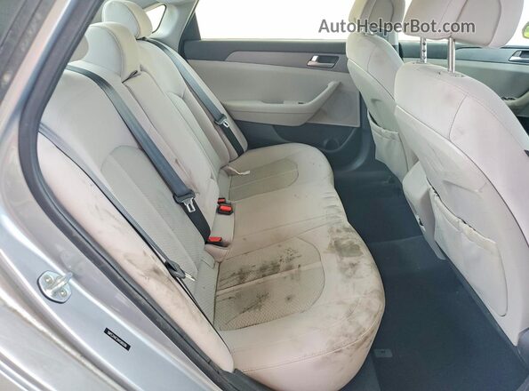 5NPE24AF2HH589206 2017 HYUNDAI SONATA Silver Հետևի նստատեղերի տեսք