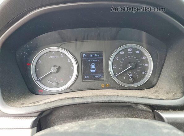5NPE24AF2JH599935 2018 HYUNDAI SONATA Red Vista del cuadro de instrumentos