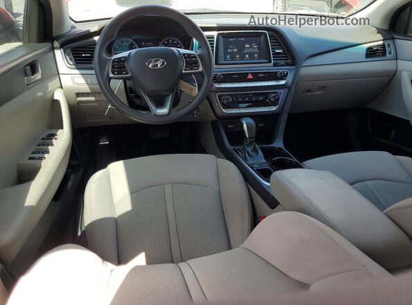 5NPE24AF2JH605040 2018 HYUNDAI SONATA Red Vista del salpicadero
