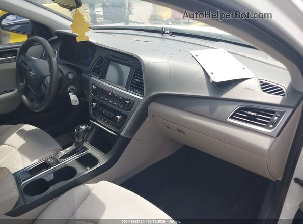 5NPE24AF3GH303782 2016 HYUNDAI SONATA White Вид салону спереду