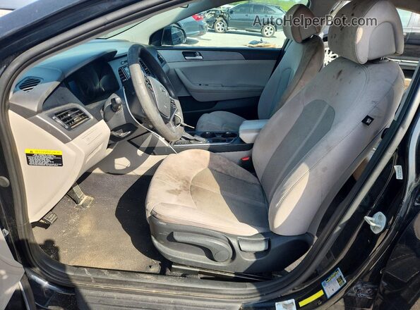 5NPE24AF3GH416793 2016 HYUNDAI SONATA Черный Вид салона спереди