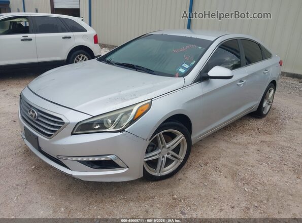 5NPE24AF3HH473657 2017 HYUNDAI SONATA Серебряный Передняя левая четверть