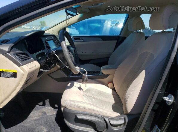 5NPE24AF3HH563570 2017 HYUNDAI SONATA Black Widok wnętrza z przodu