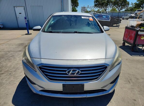 5NPE24AF3HH563987 2017 HYUNDAI SONATA Silver Вид спереду