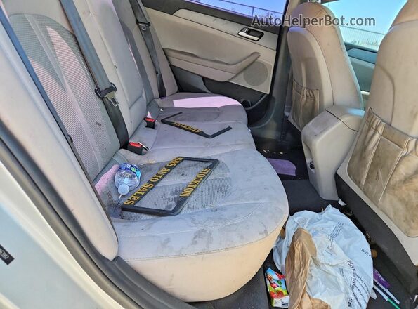 5NPE24AF3HH563987 2017 HYUNDAI SONATA Silver Вид задніх сидінь