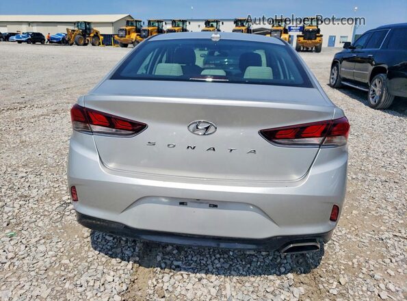 5NPE24AF3JH601403 2018 HYUNDAI SONATA Серебряный Вид сзади