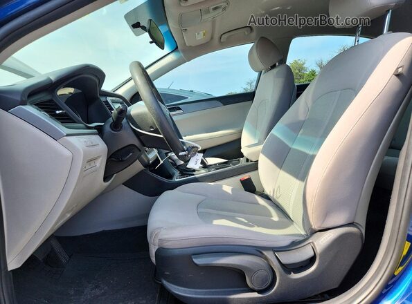 5NPE24AF3JH660693 2018 HYUNDAI SONATA Blue წინა სალონის ხედი