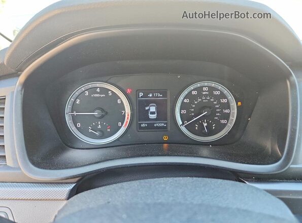 5NPE24AF3JH721797 2018 HYUNDAI SONATA Silver Vista del cuadro de instrumentos