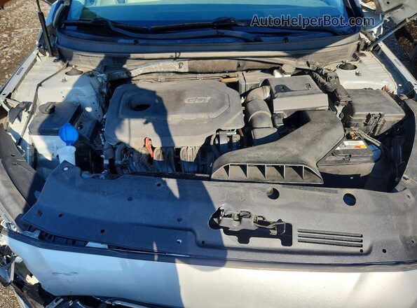 5NPE24AF3KH766885 2019 HYUNDAI SONATA Серебряный Вид задней части салона
