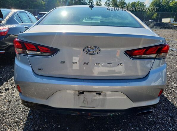 5NPE24AF3KH766885 2019 HYUNDAI SONATA Серебряный Вид сзади