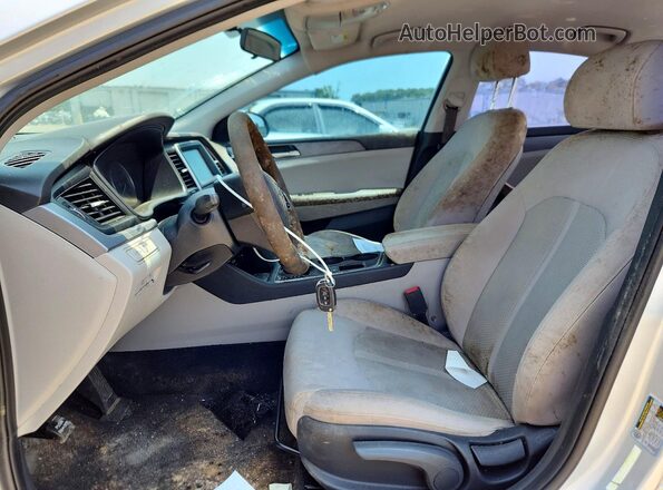 5NPE24AF3KH819424 2019 HYUNDAI SONATA Silver Widok wnętrza z przodu