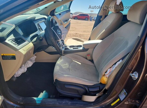 5NPE24AF4GH386106 2016 HYUNDAI SONATA Charcoal Вид салону спереду
