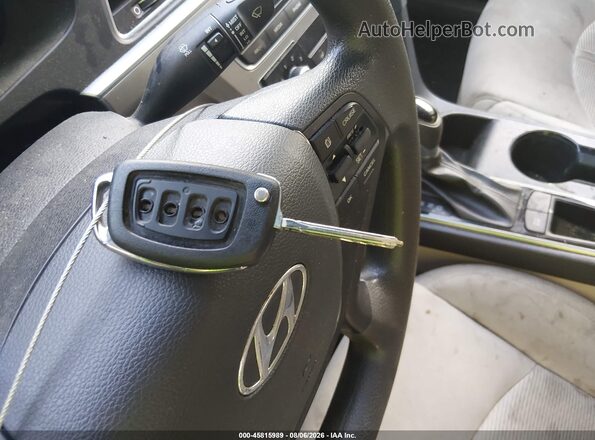 5NPE24AF4HH472176 2017 HYUNDAI SONATA Коричневый Вид панели приборов