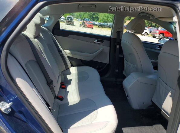 5NPE24AF4HH543666 2017 HYUNDAI SONATA Blue Вид задніх сидінь