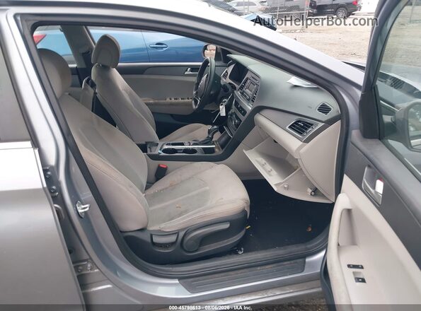 5NPE24AF4HH545868 2017 HYUNDAI SONATA Silver Front interior view