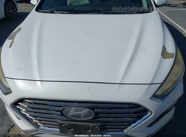 5NPE24AF4JH607825 2018 HYUNDAI SONATA Белый Вид спереди