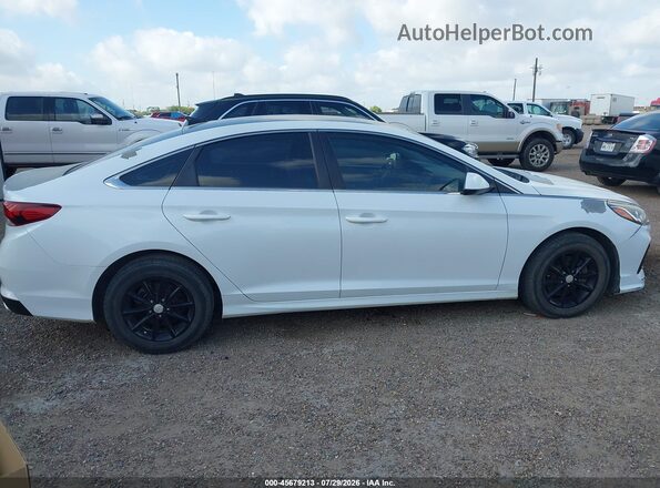 5NPE24AF4JH658371 2018 HYUNDAI SONATA Белый Вид задней части салона