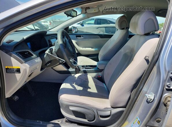 5NPE24AF5GH269358 2016 HYUNDAI SONATA Silver Вид салону спереду