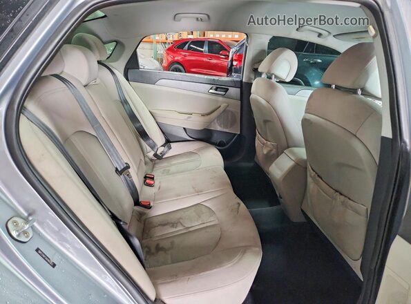 5NPE24AF5HH460733 2017 HYUNDAI SONATA Silver Rear seats view