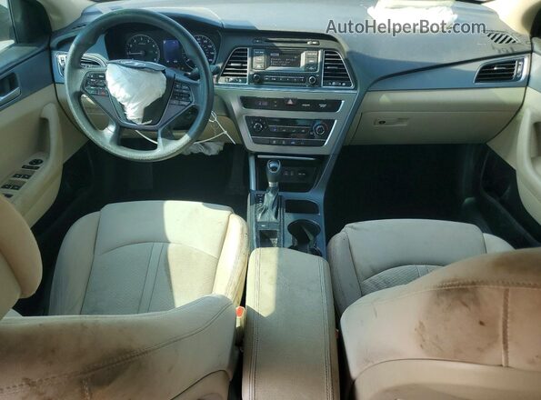 5NPE24AF5HH463356 2017 HYUNDAI SONATA Gray Widok deski rozdzielczej