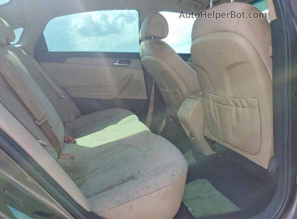 5NPE24AF5HH463356 2017 HYUNDAI SONATA Gray Widok tylnych siedzeń