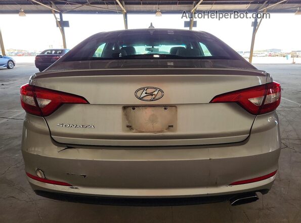 5NPE24AF5HH528366 2017 HYUNDAI SONATA Silver Вид ззаду