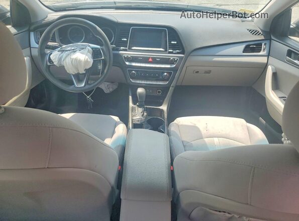 5NPE24AF5JH674000 2018 HYUNDAI SONATA Gray Widok deski rozdzielczej