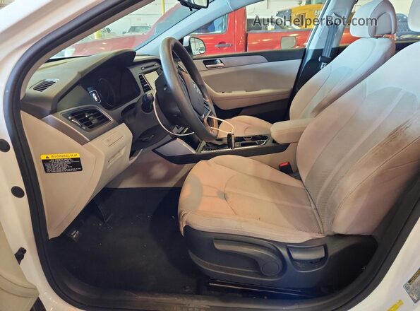 5NPE24AF6GH284404 2016 HYUNDAI SONATA White Вид салону спереду