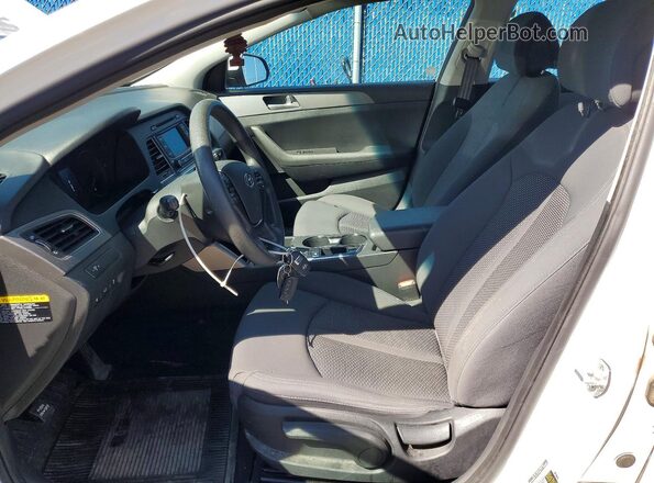 5NPE24AF6GH285262 2016 HYUNDAI SONATA White Widok wnętrza z przodu