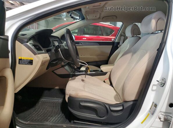 5NPE24AF6GH381411 2016 HYUNDAI SONATA White Front interior view