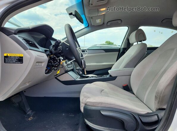 5NPE24AF6HH461678 2017 HYUNDAI SONATA Silver Vista interior delantera
