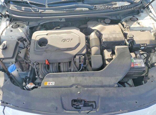 5NPE24AF6HH481011 2017 HYUNDAI SONATA White Widok wnętrza z tyłu