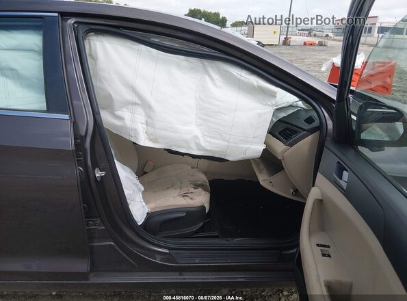 5NPE24AF6HH516470 2017 HYUNDAI SONATA Серый Вид салона спереди