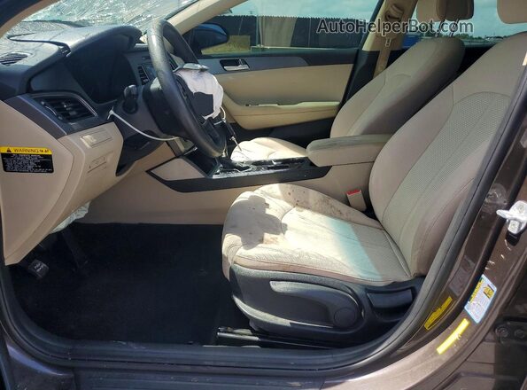 5NPE24AF6HH519563 2017 HYUNDAI SONATA Gray Widok wnętrza z przodu