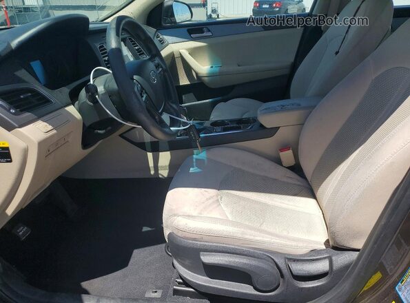 5NPE24AF6HH594764 2017 HYUNDAI SONATA Brown Widok wnętrza z przodu