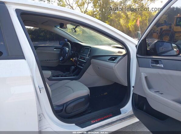 5NPE24AF6JH603968 2018 HYUNDAI SONATA White Вид салону спереду