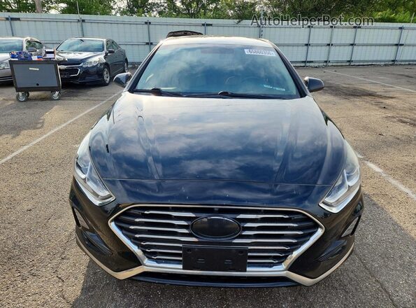 5NPE24AF6JH633052 2018 HYUNDAI SONATA Black Widok z przodu