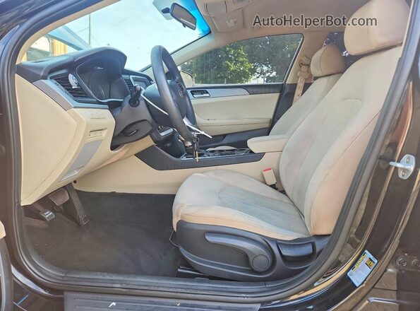 5NPE24AF6JH633052 2018 HYUNDAI SONATA Black Widok wnętrza z przodu