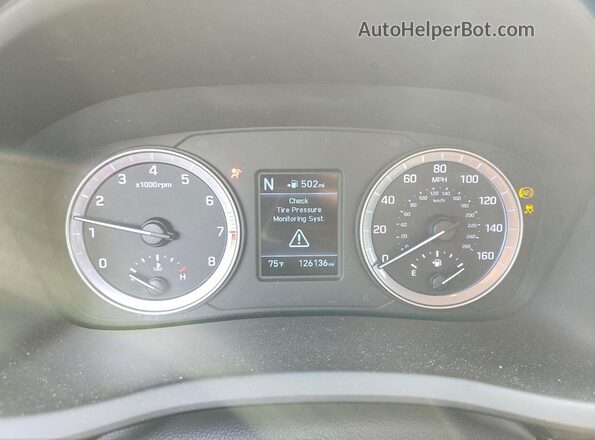 5NPE24AF6JH674474 2018 HYUNDAI SONATA Silver Սարքավորումների վահանակի տեսք