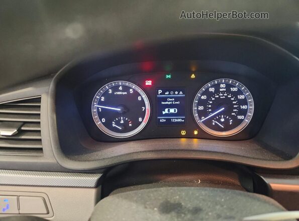 5NPE24AF6JH701124 2018 HYUNDAI SONATA White Widok zestawu wskaźników