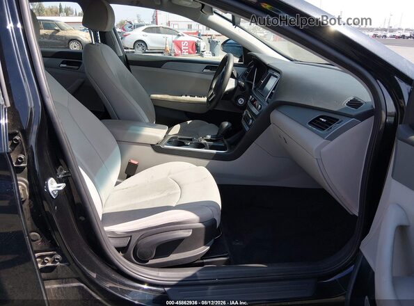 5NPE24AF6KH790176 2019 HYUNDAI SONATA Черный Вид салона спереди