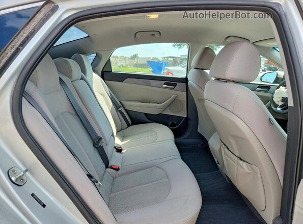 5NPE24AF6KH798102 2019 HYUNDAI SONATA Silver Vista de los asientos traseros
