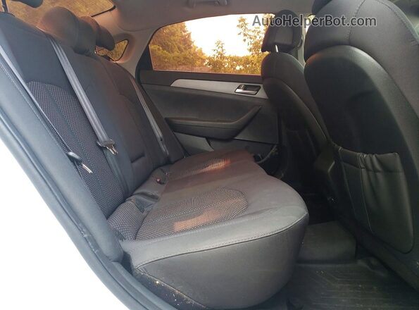 5NPE24AF7GH293385 2016 HYUNDAI SONATA White Vista de los asientos traseros