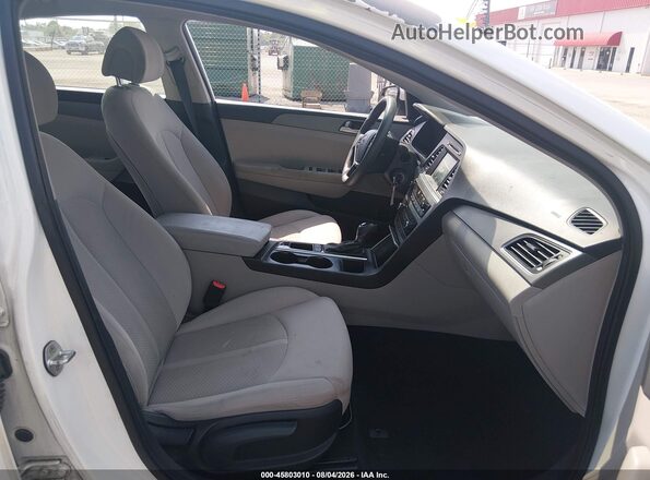 5NPE24AF7GH345551 2016 HYUNDAI SONATA White წინა სალონის ხედი