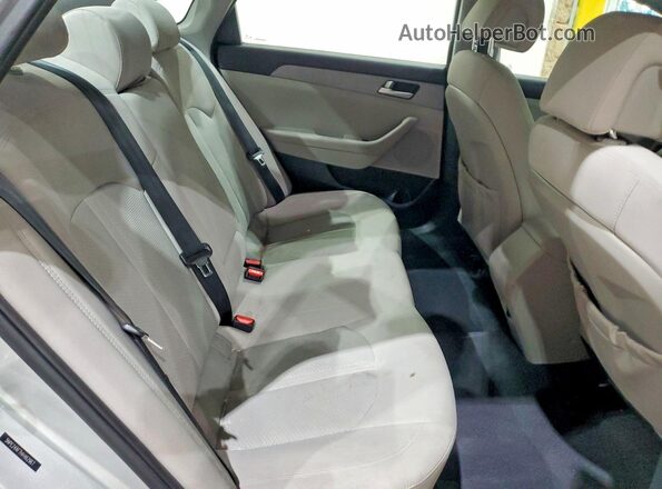 5NPE24AF7HH462967 2017 HYUNDAI SONATA Silver Vista de los asientos traseros