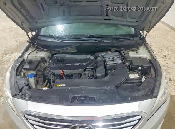 5NPE24AF7HH462967 2017 HYUNDAI SONATA Silver Vista interior trasera
