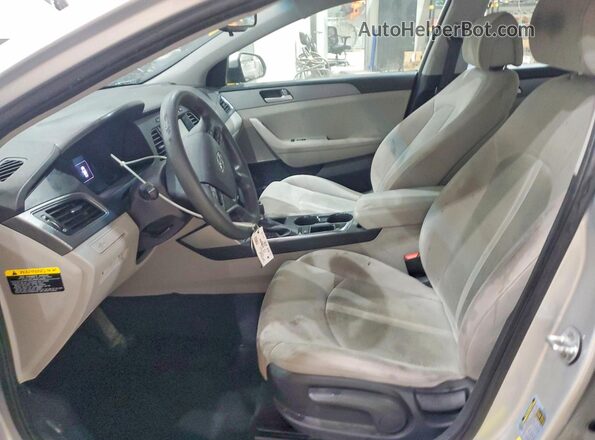 5NPE24AF7HH462967 2017 HYUNDAI SONATA Silver Vista interior delantera