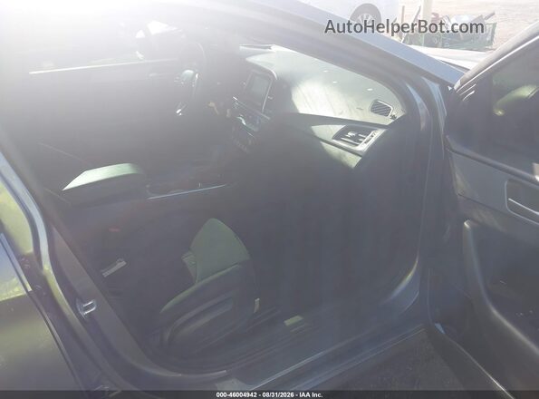 5NPE24AF7KH780062 2019 HYUNDAI SONATA Silver Вид салону спереду
