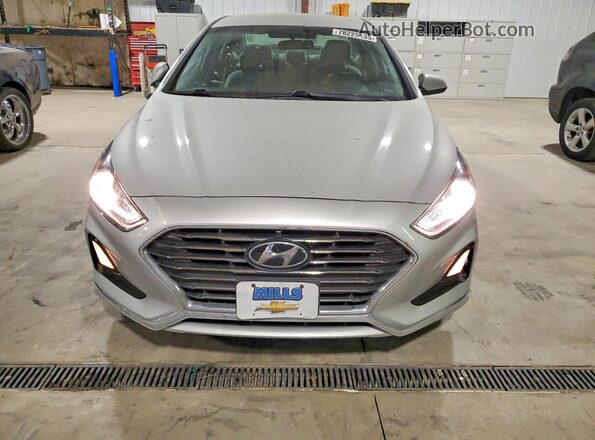 5NPE24AF7KH784242 2019 HYUNDAI SONATA Silver Դիմացի տեսք