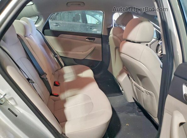 5NPE24AF7KH784242 2019 HYUNDAI SONATA Silver Հետևի նստատեղերի տեսք